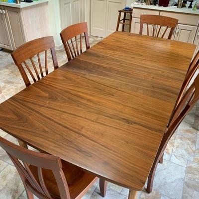Drexel Acclaim dining table with set of new chairs