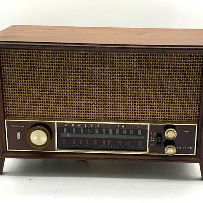 Zenith radio model K731