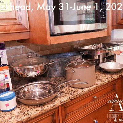 Kitchen Items / Pots and Pans
