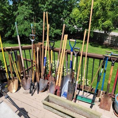 Yard sale photo in Overland Park, KS