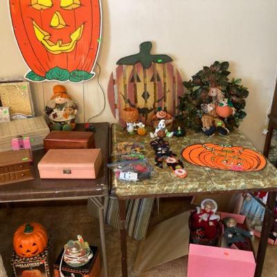 Halloween & decor 