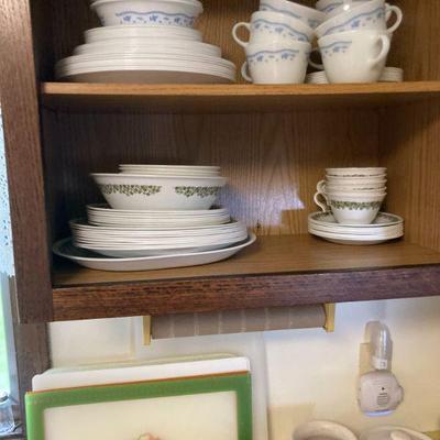 Corelle dishes & Pyrex dishes