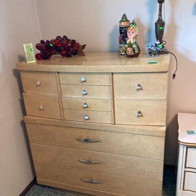 Vintage dresser