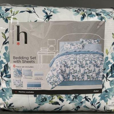 Lot 185 | Home Expressions Full Bedding Set with Sheets