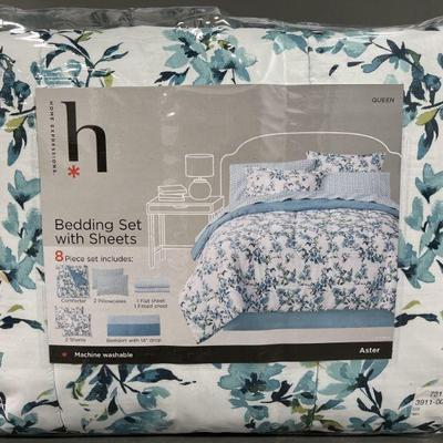 Lot 183 | Home Expressions Queen Bedding Set with Sheets