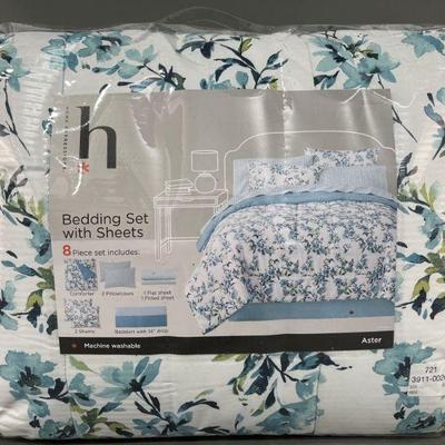 Lot 188 | Home Expressions Queen Bedding Set with Sheets