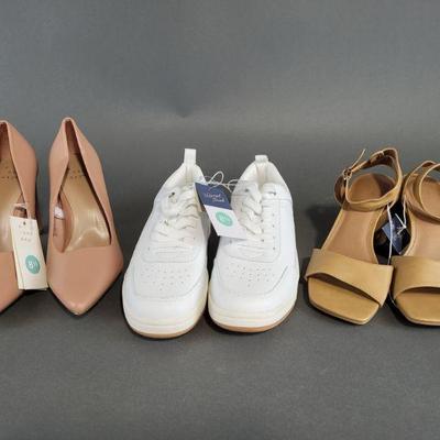 Lot 336 | 3 Pairs of Women's Size 8 1/2 Shoes, New