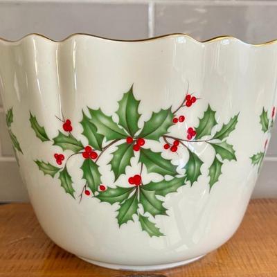 Vintage Lenox Holiday Large Cachepot Holly & Berry Bowl 