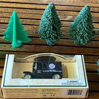 Vintage Plastic And Faux Pine Trees & 1927 Pearl Oil Van In Original Box 