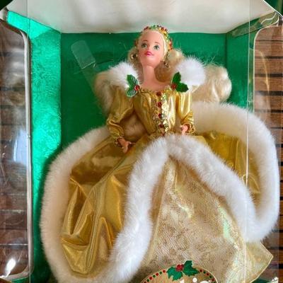 1994 Happy Holiday Barbie New In Original Box 