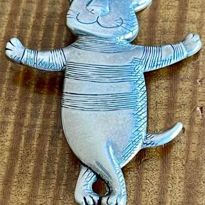 Sterling Silver Edward Gorey Cat About Town Pin - 5.3 Grams 