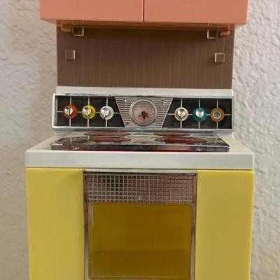 1960's Deluxe Barbie Dream House Kitchen Stove