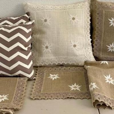 Obelhor Made In Austria Embroidered Linens And Pillows, Houndstooth Pillows