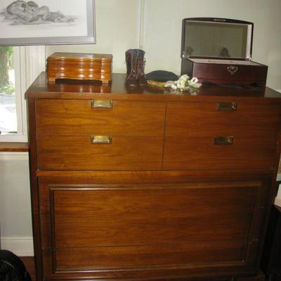dresser $ 105.00