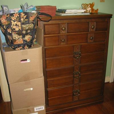 chest of drawers $ 95.00