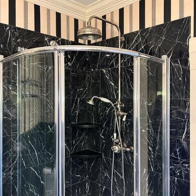 Demilune slioding door shower set. Thick glass, very high quality 