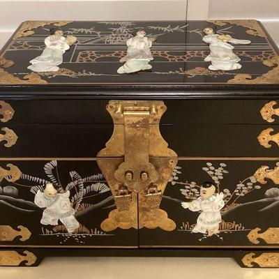 MMF081 Large Black Lacquered Chinese Jewelry Box New

