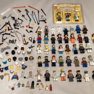 MMF008 Over 45 Lego Mini Figures & Accessories 