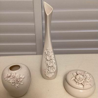 MMF055 Dorothy Okumoto? Porcelain Vases & Trinket Box By Faith
