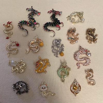 MMF011 Seventeen Year Of The Dragon Costume Jewelry Brooches 