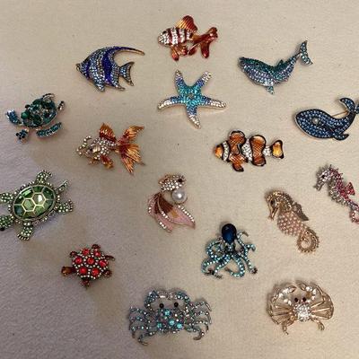 MMF010 Sixteen Sea Life Costume Jewelry Brooches 