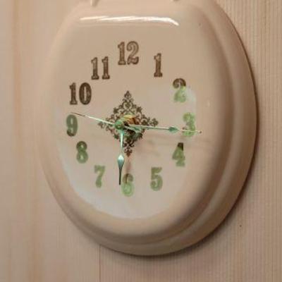 Toilet Clock