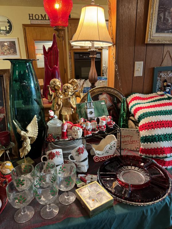 Red Swag House —Amazing GLASS