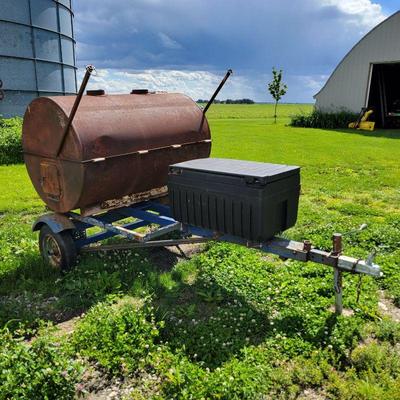 Yard sale photo in Marion, IA