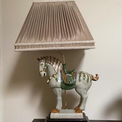Beautiful vintage Tang lamp
