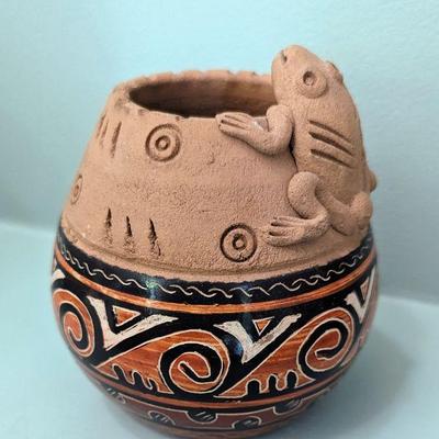 Costa Rican ethnic pottery