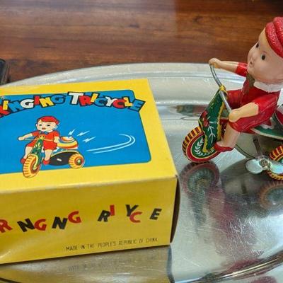 Vintage tin-litho wind-up toy/original box