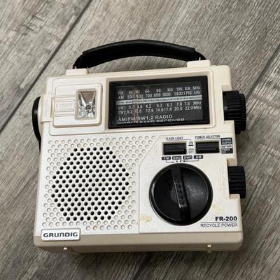Vintage Grundig AM-FM RADIO