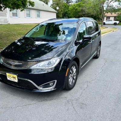 2020 Chrysler Pacifica with 15,000 Miles!