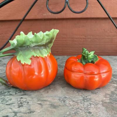 Antique tomatoe themed sugar bowl and creamer by Royal Bayreuth, Bavaria. 