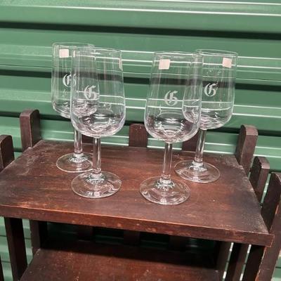 Set of 4 Luminarc with G wine stems 