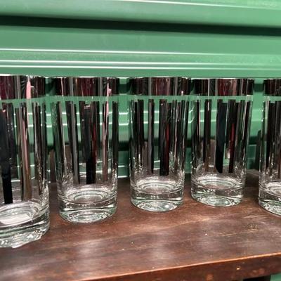 Set of 5 Dorothy Thorpe Glasses 