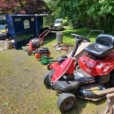 Yard sale photo in Guilford, CT