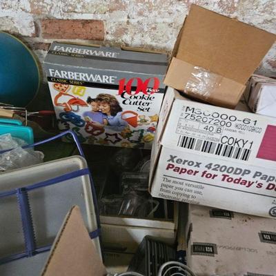 Yard sale photo in Saint Charles, IL