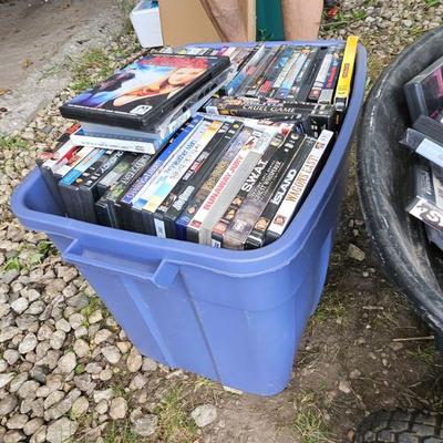 Yard sale photo in Saint Charles, IL