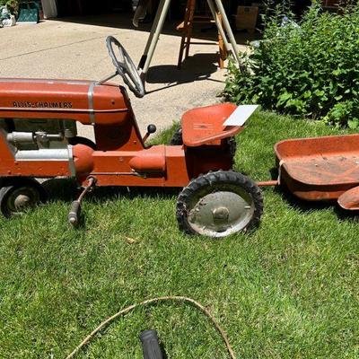 COLLECTOR original pedal tractor & wagon 
