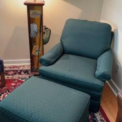 Hickory Springs Upholstered Swivel Chair
