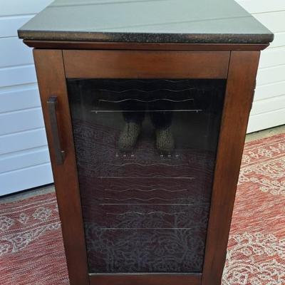 Thermoelectric Wine Cooler With Granite Top ( As Is )