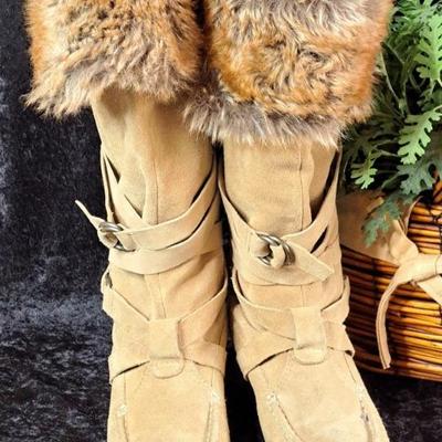 Beautiful Report Endless Boots In Beige Suede With Faux Fur Trim Size 8
