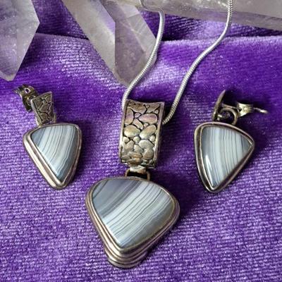 Beautiful Sterling And Lace Agate Pendand With Chain And Earring Set
