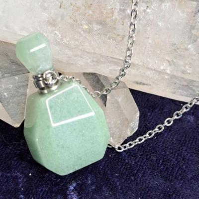 NOS Jade Perfume Bottle On Silver Tone Chain