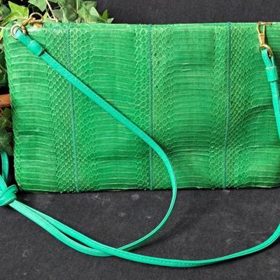 Fabulous Vintage Snakeskin Clutch/ Shoulder Bad By Lord & Taylor In Kelly Green Color