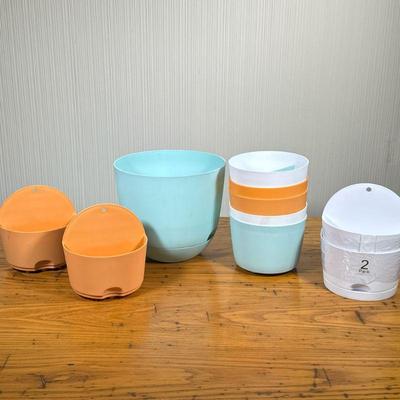 COLLECTION PLASTIC PLANTERS | h. 10.5 x dia. 12 in (largest)

