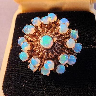 18k Gold and Opal Vintage Ring