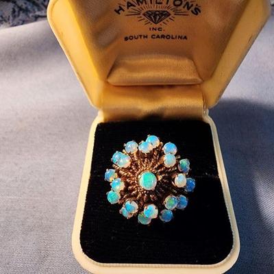18k Gold and Opal Vintage Ring