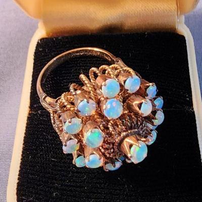 18k Gold and Opal Vintage Ring